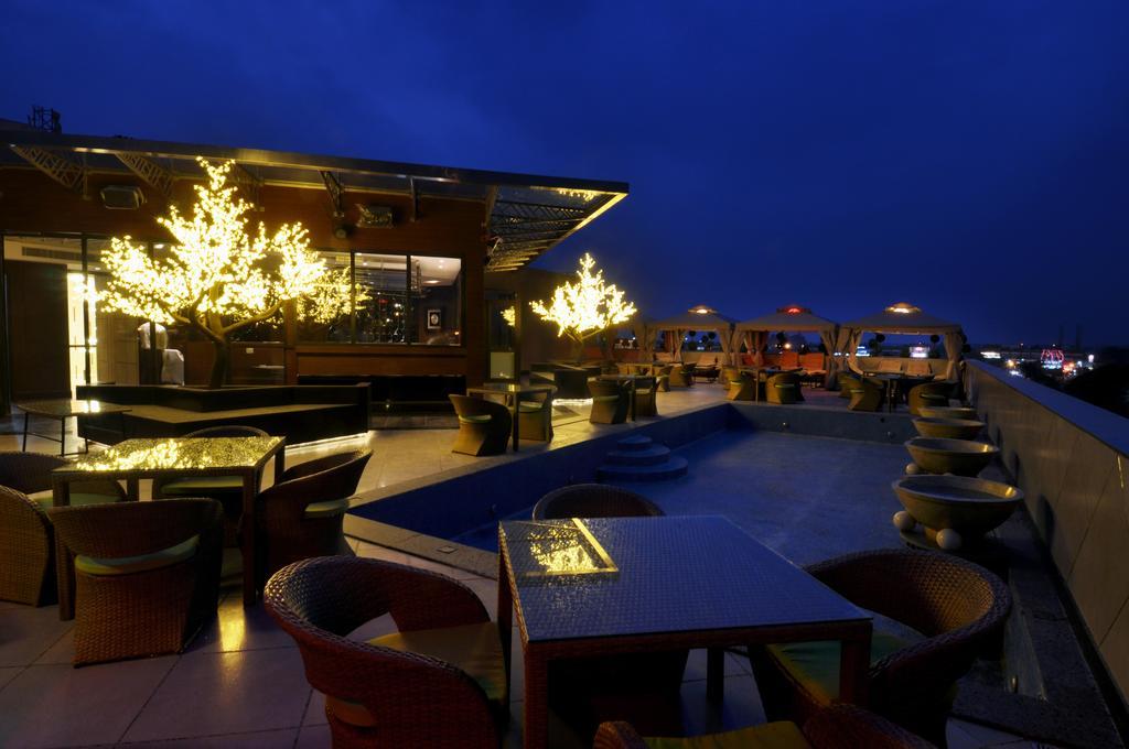 The Cove Hotel Panchkula Extérieur photo